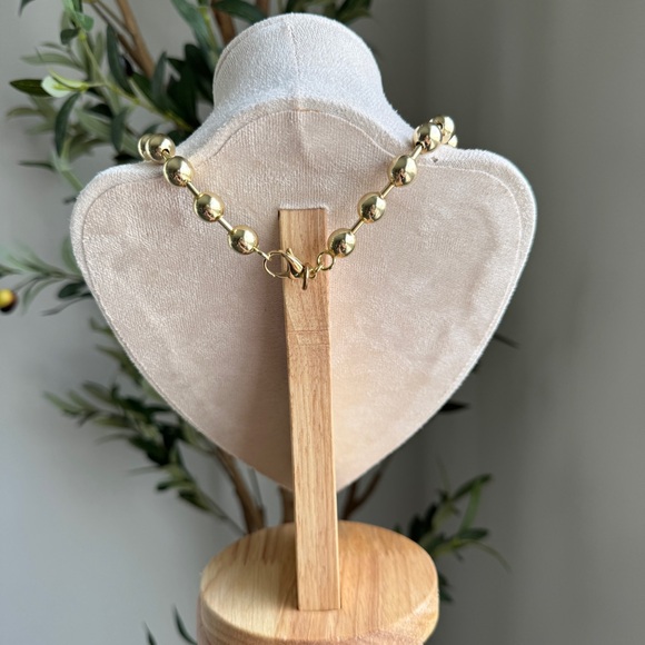 14k Gold Plated Elegant Beaded Necklace - Picture 3 of 4